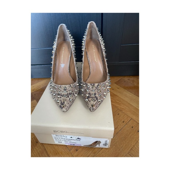 BCBG beige spike heel - Picture 2 of 6